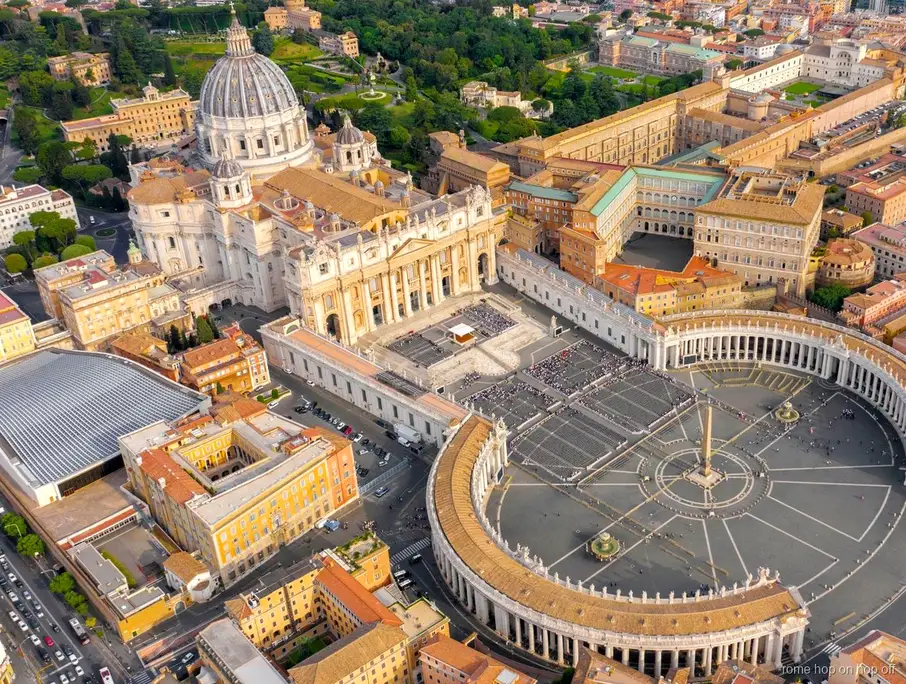 Ingresso salta fila al Colosseo incluso nel pass bus hop on hop off, Vaticano e Colosseo
